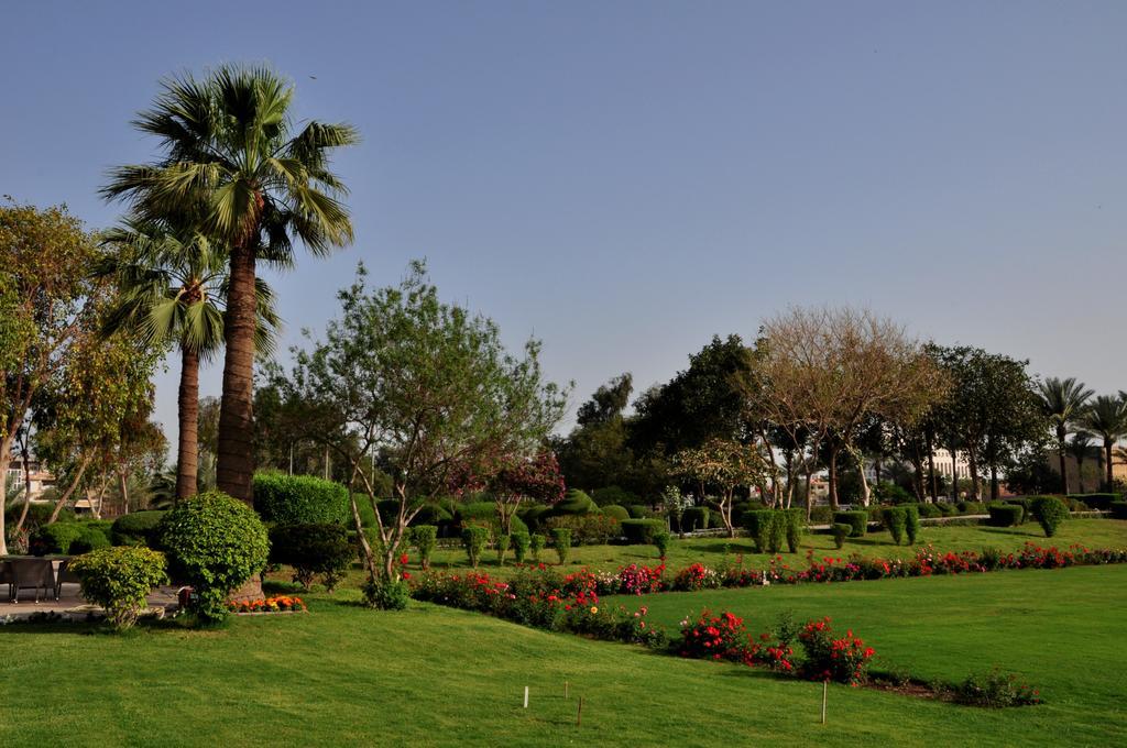 בגדד Royal Tulip Alrasheed Hotel מראה חיצוני תמונה