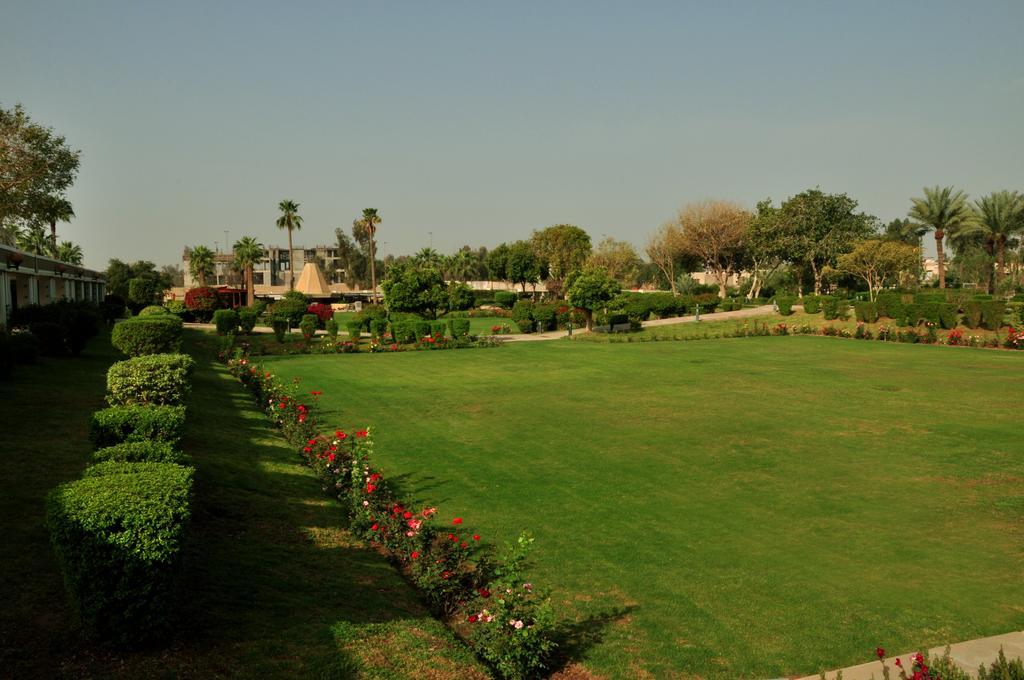 בגדד Royal Tulip Alrasheed Hotel מראה חיצוני תמונה