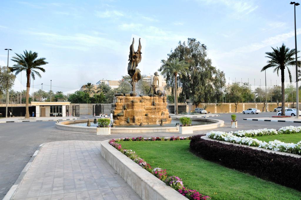 בגדד Royal Tulip Alrasheed Hotel מראה חיצוני תמונה