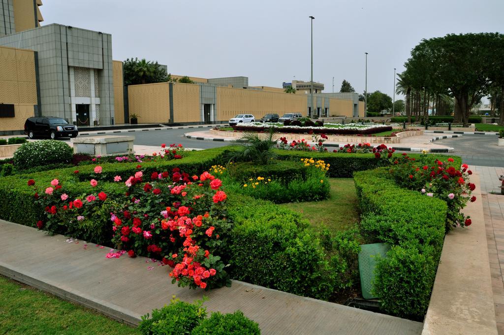 בגדד Royal Tulip Alrasheed Hotel מראה חיצוני תמונה