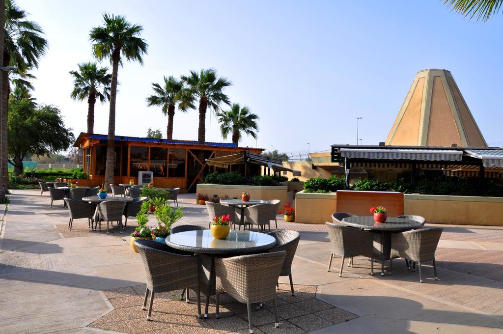 בגדד Royal Tulip Alrasheed Hotel מראה חיצוני תמונה